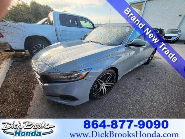 2022 Honda Accord Touring — photo 1 of 10
