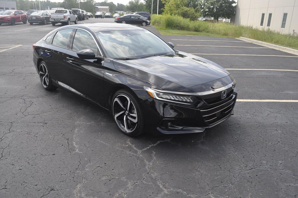 2022 Honda Accord Hybrid Sport — photo 1 of 13
