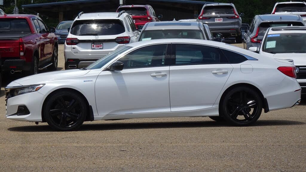 2022 Honda Accord Hybrid Sport — photo 1 of 1