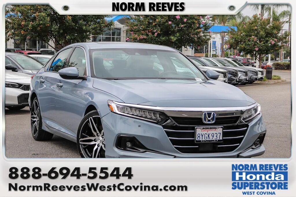 2021 Honda Accord Hybrid Touring — photo 1 of 13