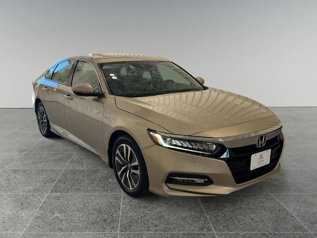 2020 Honda Accord Hybrid Touring — photo 1 of 13