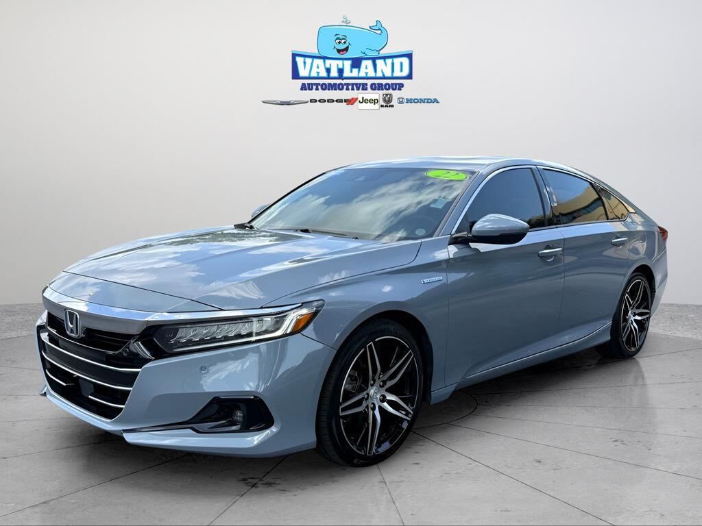 2022 Honda Accord Hybrid Touring — photo 1 of 13