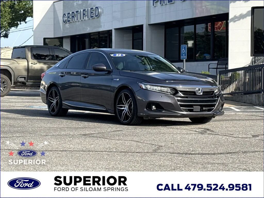 2022 Honda Accord Hybrid Touring — photo 1 of 24
