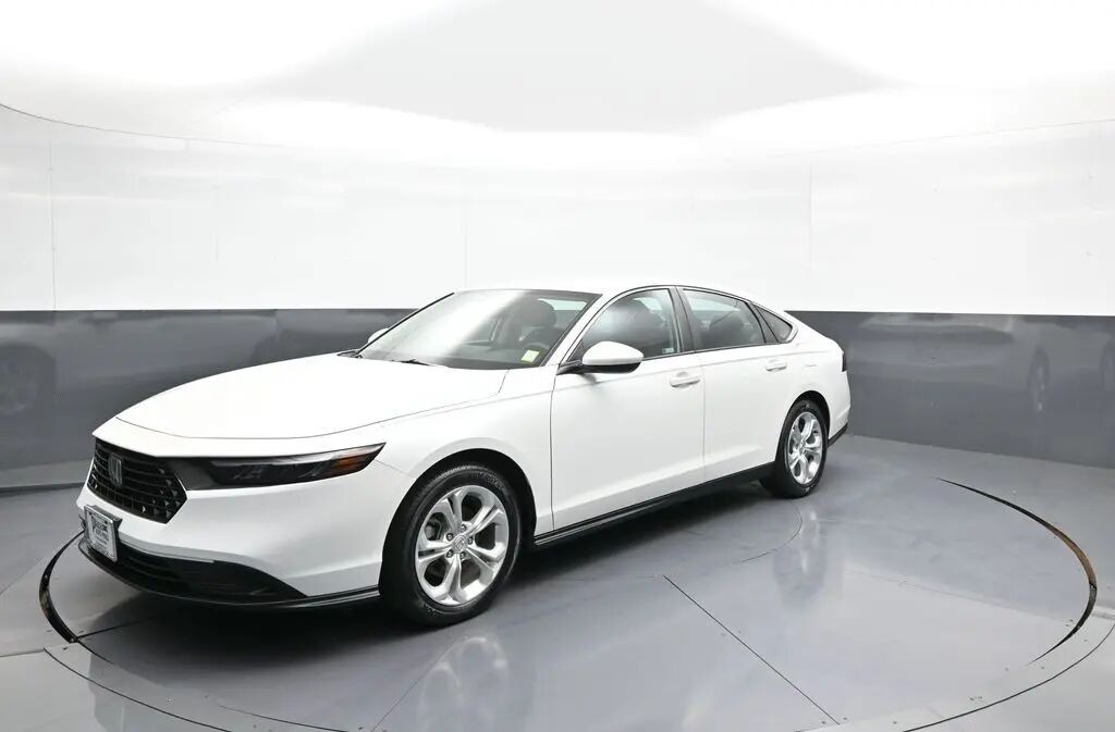 2023 Honda Accord LX — photo 1 of 12