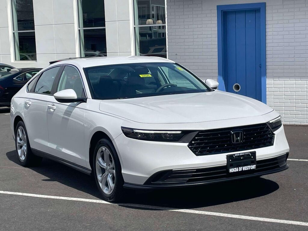 2024 Honda Accord LX — photo 1 of 13