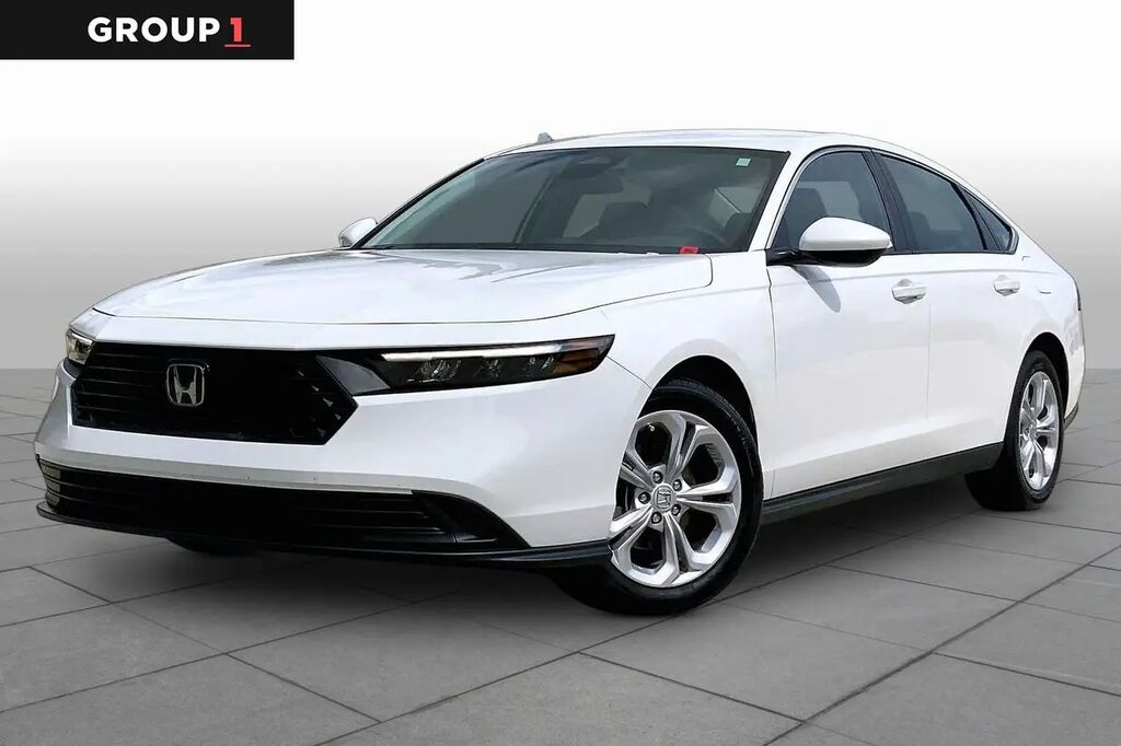 2025 Honda Accord LX — photo 1 of 13