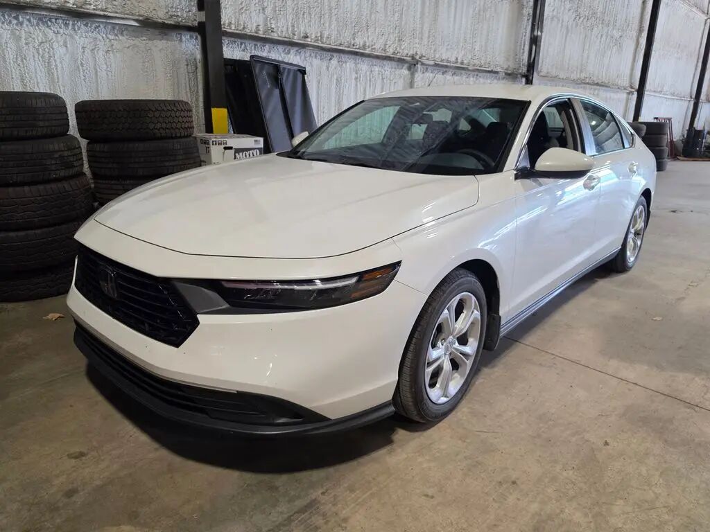 2025 Honda Accord LX — photo 1 of 20