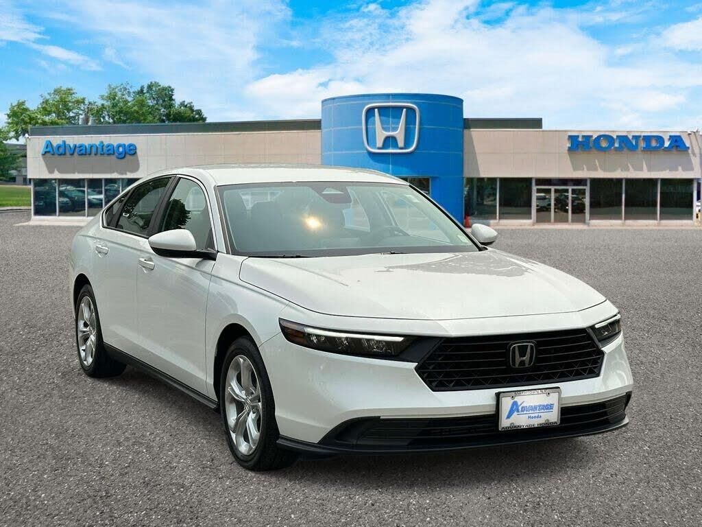 2023 Honda Accord LX — photo 1 of 14