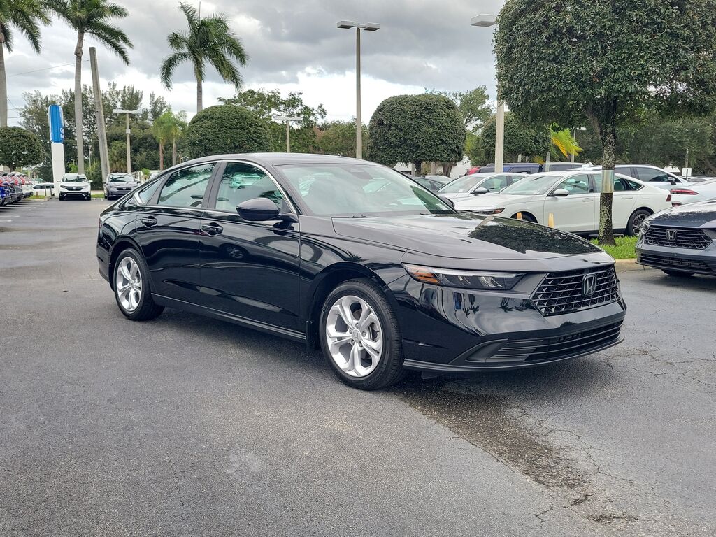 2025 Honda Accord Sedan 1.5T LX — photo 1 of 7