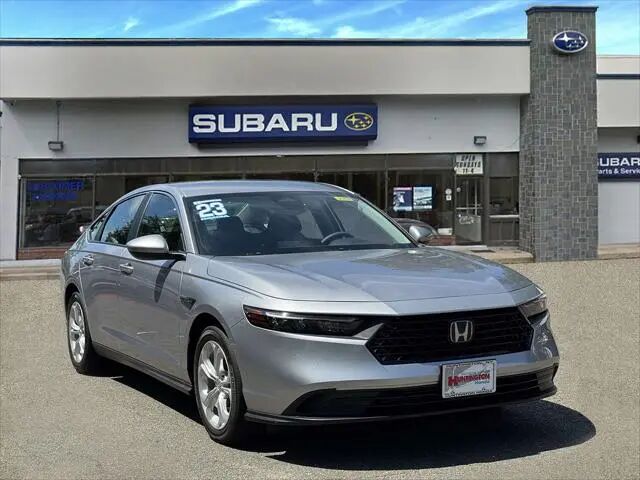 2023 Honda Accord LX — photo 1 of 13