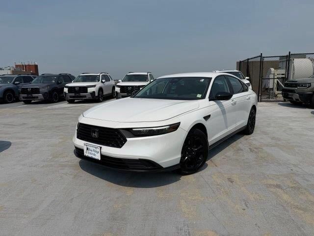 2023 Honda Accord LX — photo 1 of 13