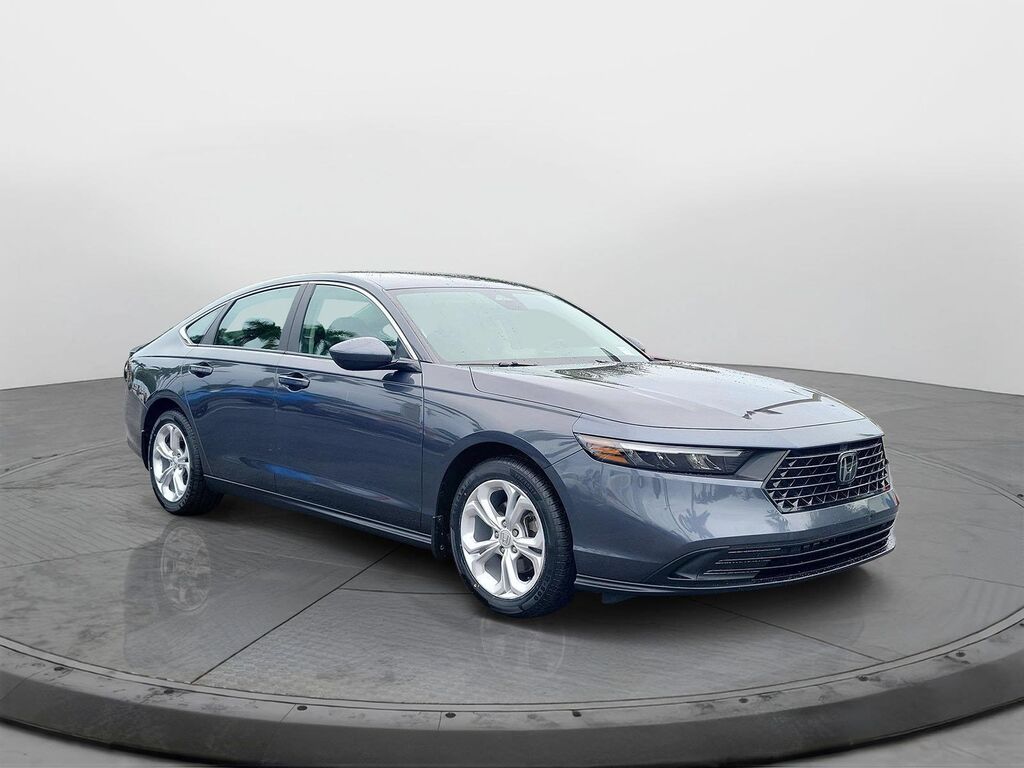 2025 Honda Accord LX — photo 1 of 13