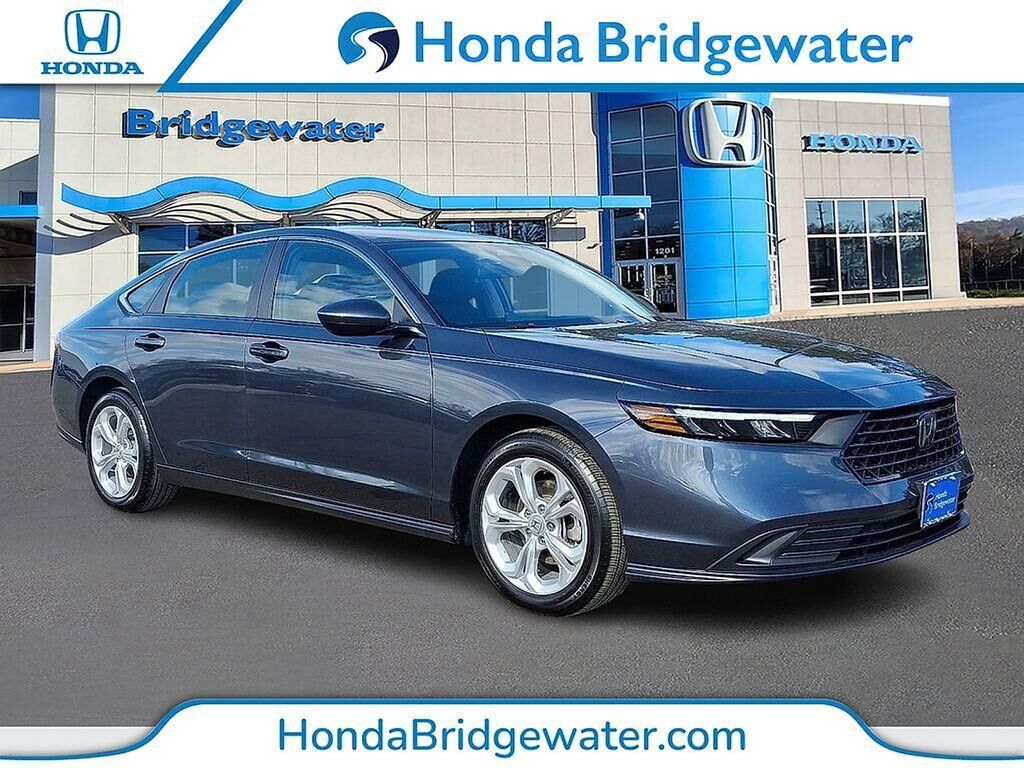2025 Honda Accord LX — photo 1 of 13