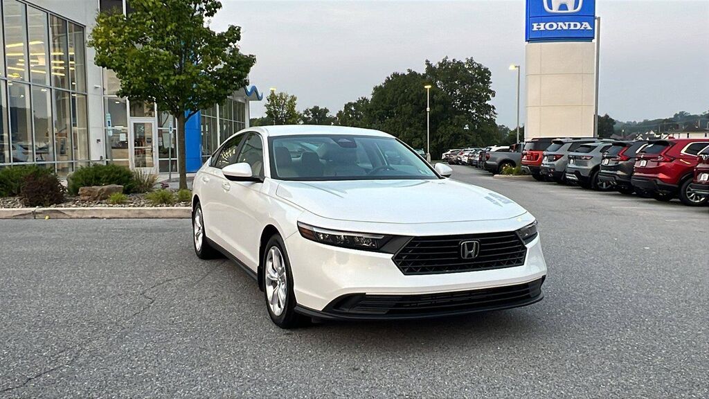 2025 Honda Accord Sedan 1.5T LX — photo 1 of 7