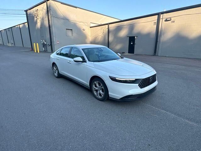 2023 Honda Accord LX — photo 1 of 13