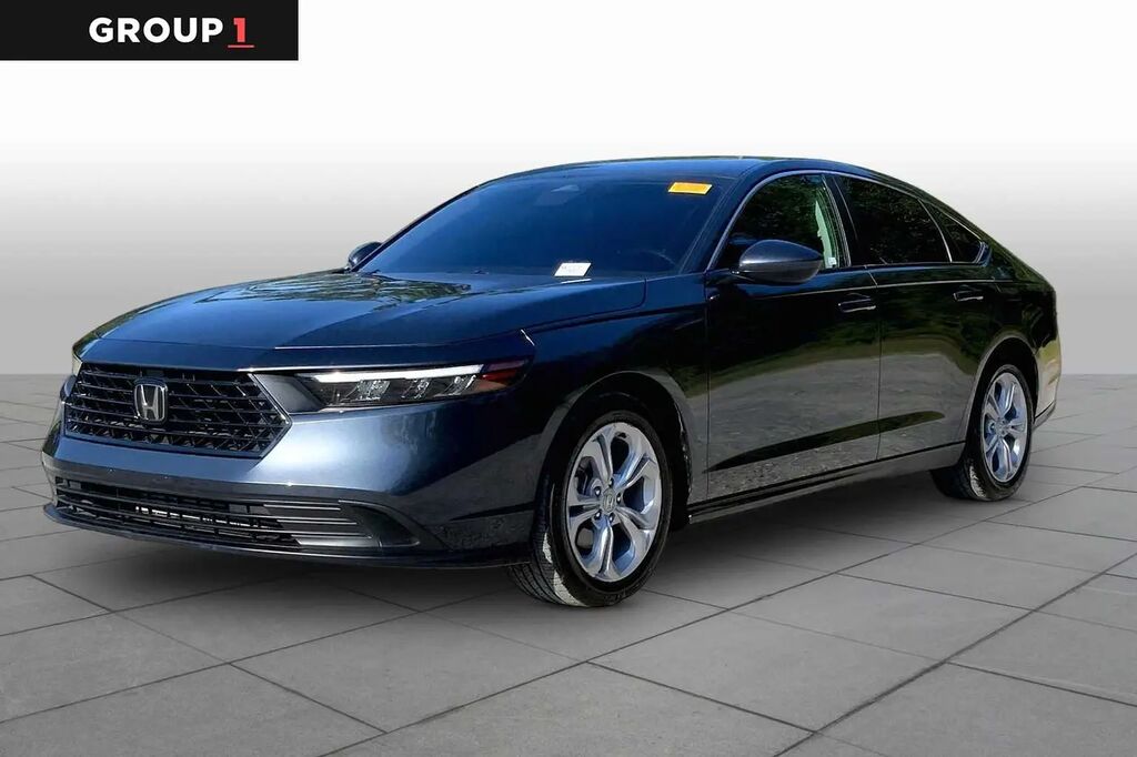 2025 Honda Accord LX — photo 1 of 13