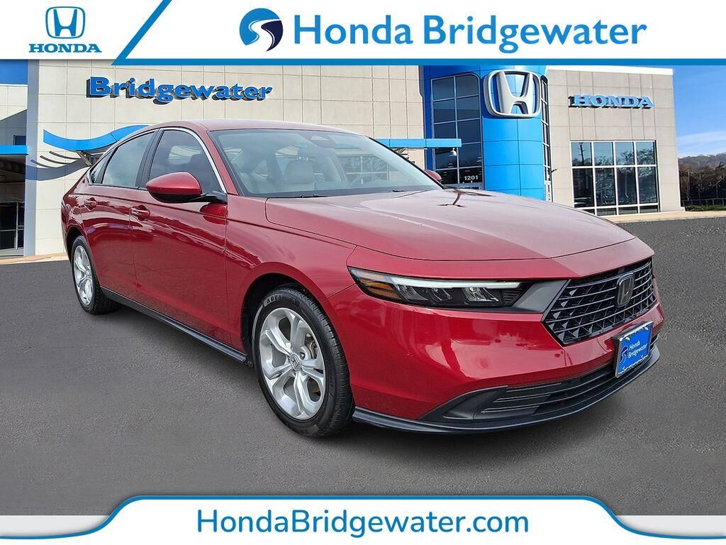 2025 Honda Accord LX — photo 1 of 13