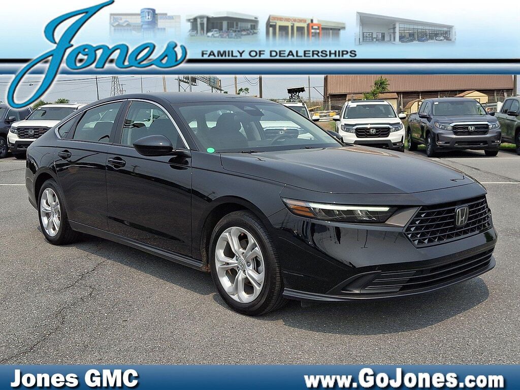 2025 Honda Accord LX — photo 1 of 13