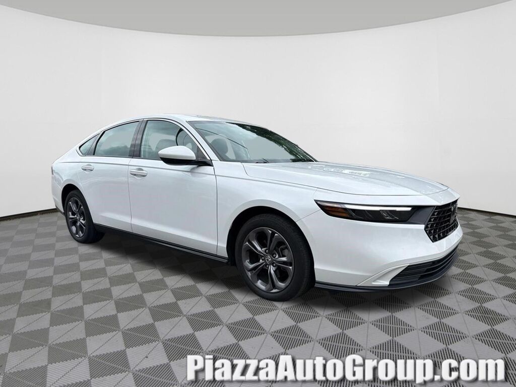 2023 Honda Accord EX — photo 1 of 13