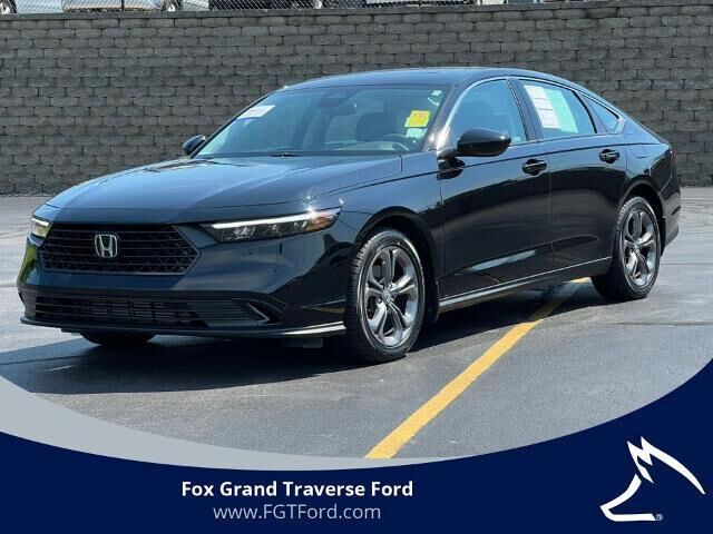 2023 Honda Accord EX — photo 1 of 13