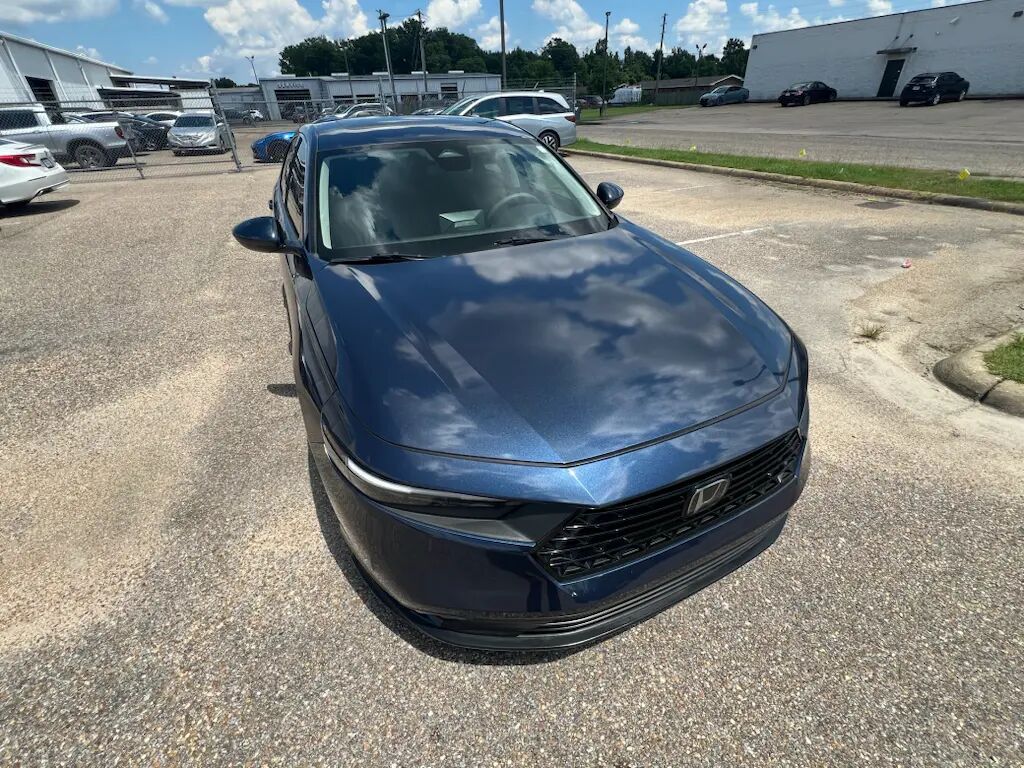 2023 Honda Accord EX — photo 1 of 37