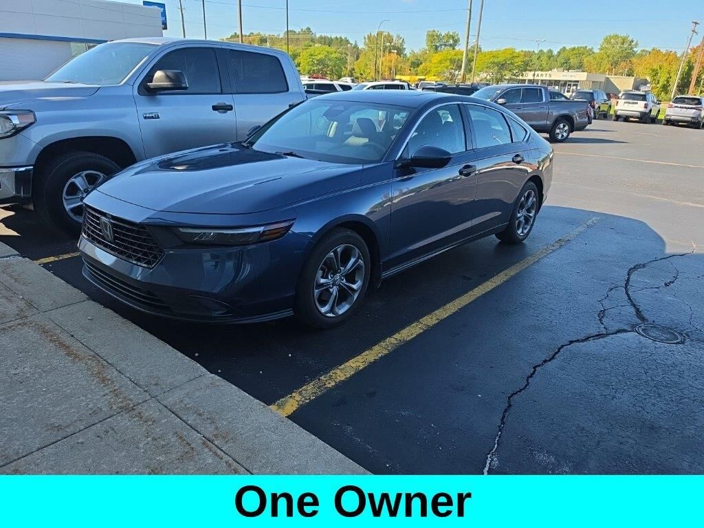 2023 Honda Accord EX — photo 1 of 11