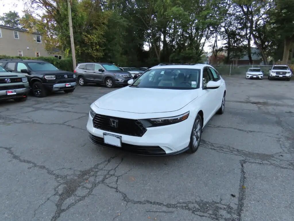 2023 Honda Accord EX — photo 1 of 13