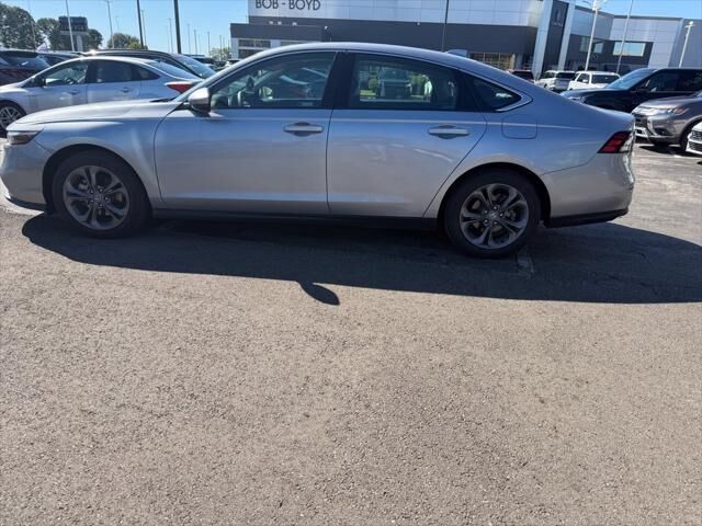 2023 Honda Accord EX — photo 1 of 12