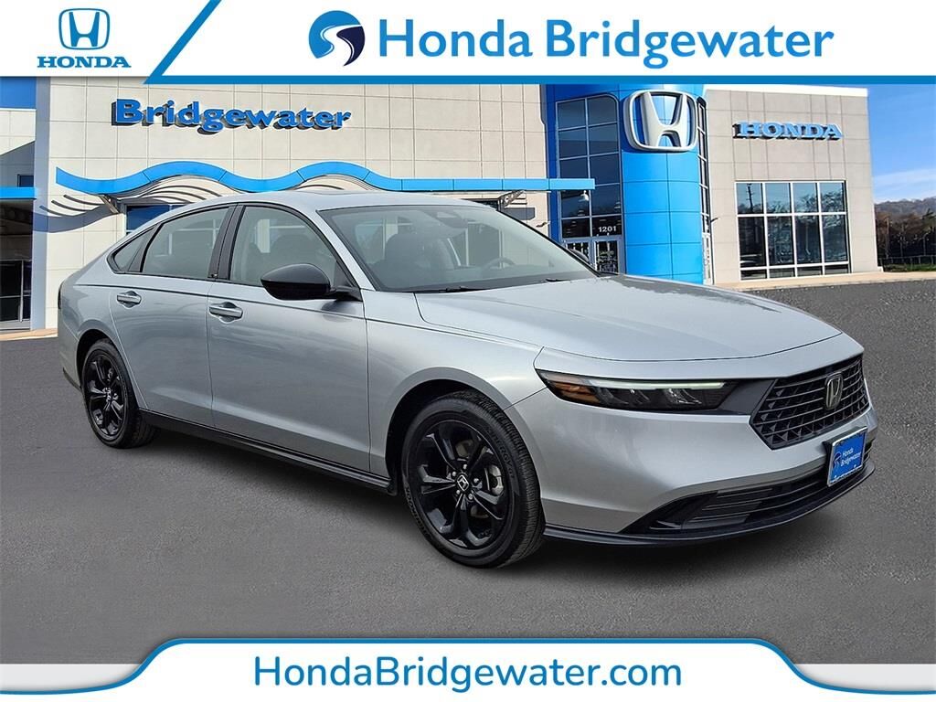 2025 Honda Accord SE — photo 1 of 13