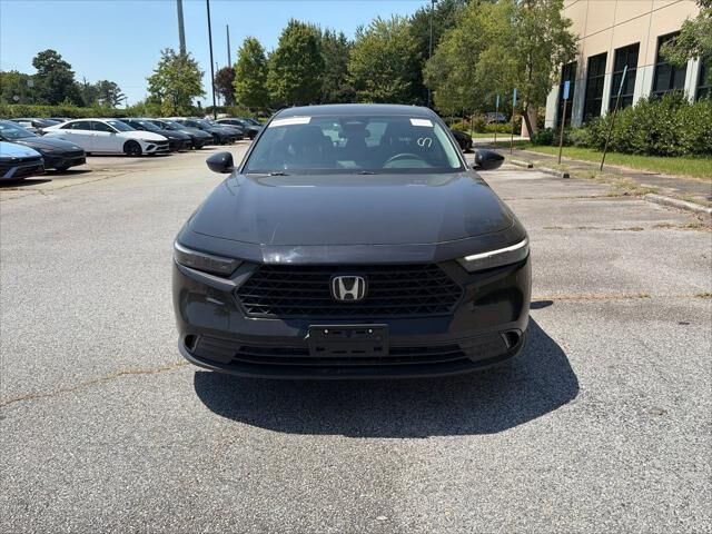 2025 Honda Accord SE — photo 1 of 9