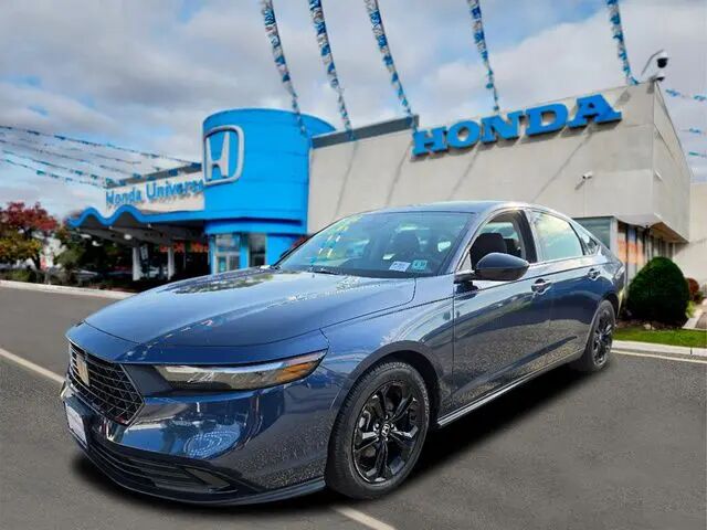 2025 Honda Accord SE — photo 1 of 13