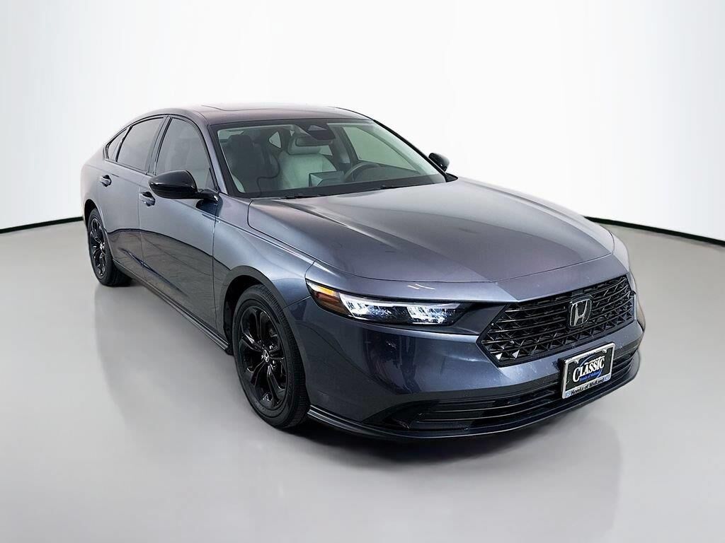 2025 Honda Accord SE — photo 1 of 13
