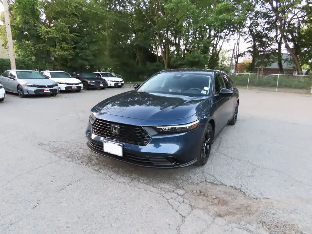 2025 Honda Accord SE — photo 1 of 13
