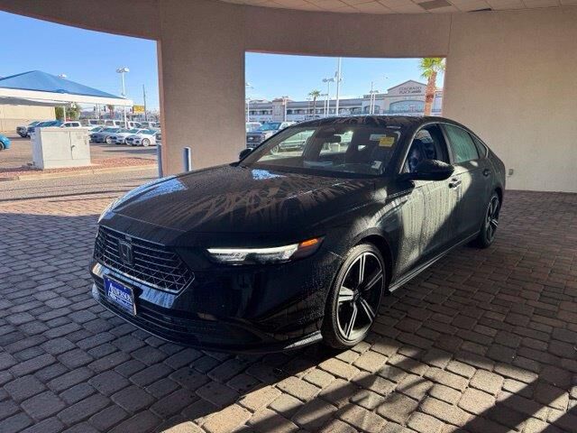 2023 Honda Accord Hybrid Sport — photo 1 of 7