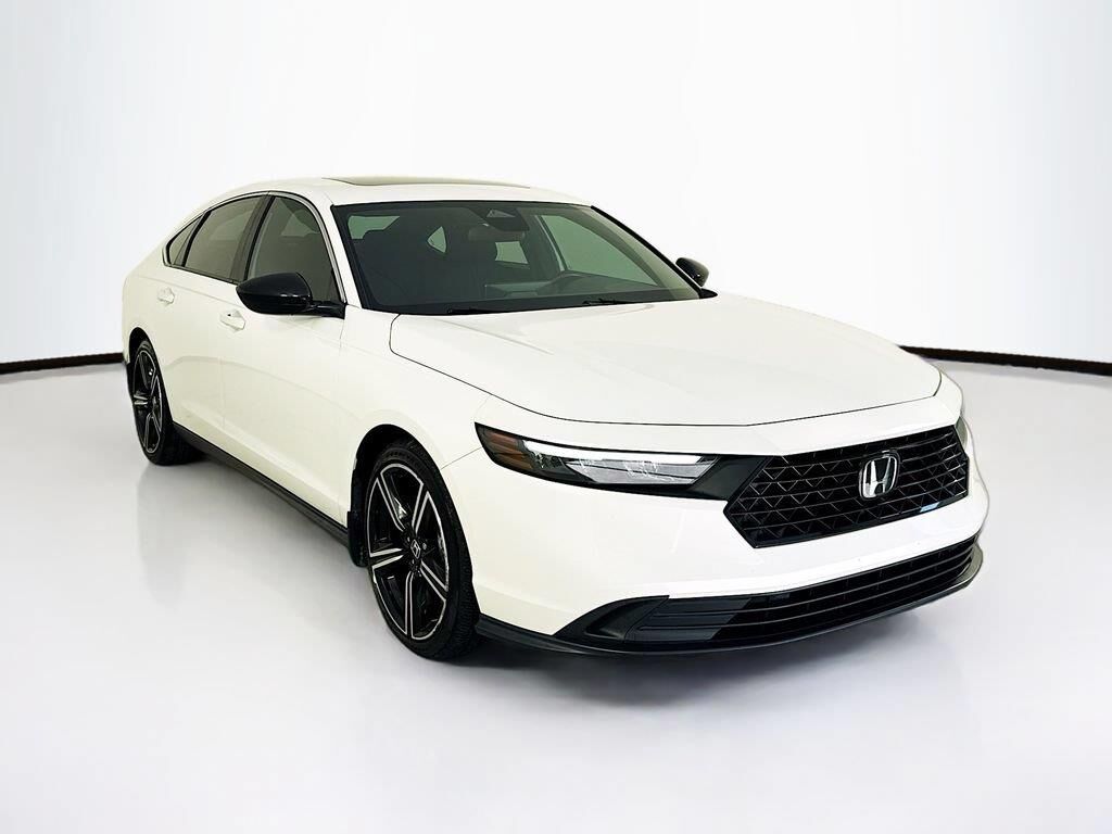 2023 Honda Accord Hybrid Sport — photo 1 of 8