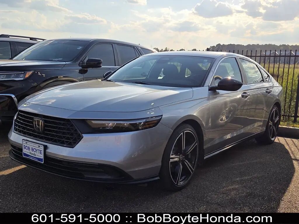 2024 Honda Accord Hybrid Sport — photo 1 of 9