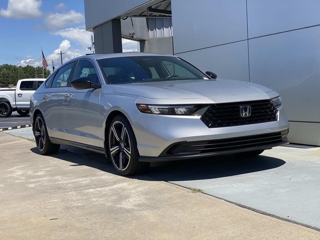 2025 Honda Accord Hybrid Sport — photo 1 of 1
