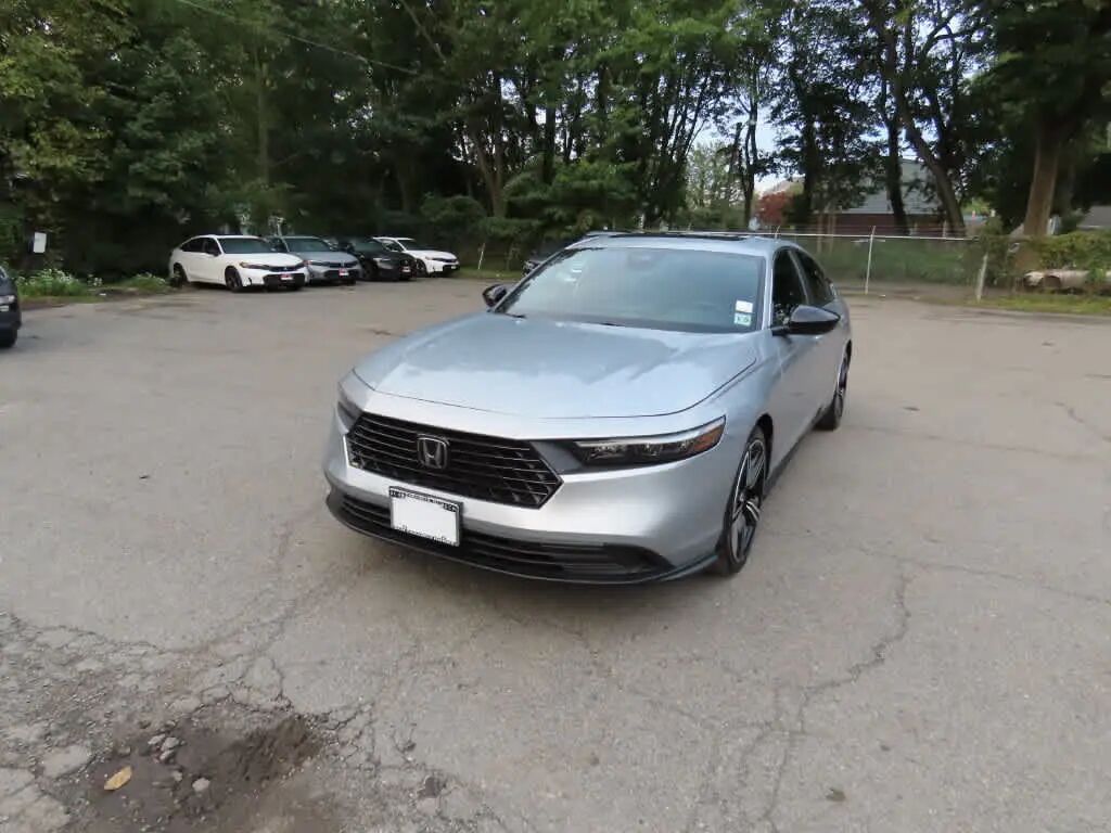 2024 Honda Accord Hybrid Sport — photo 1 of 13