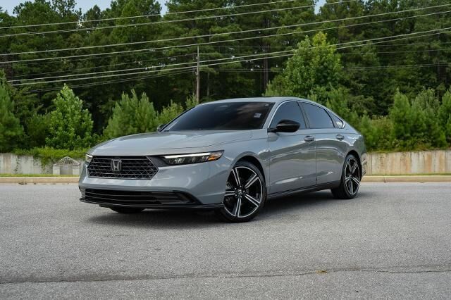 2023 Honda Accord Hybrid Sport — photo 1 of 13