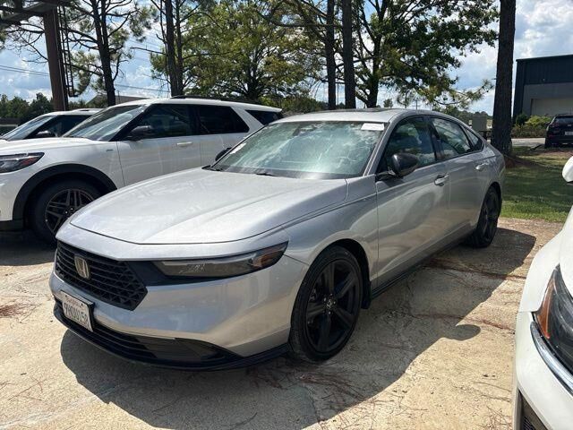 2023 Honda Accord Hybrid Sport-L — photo 1 of 4