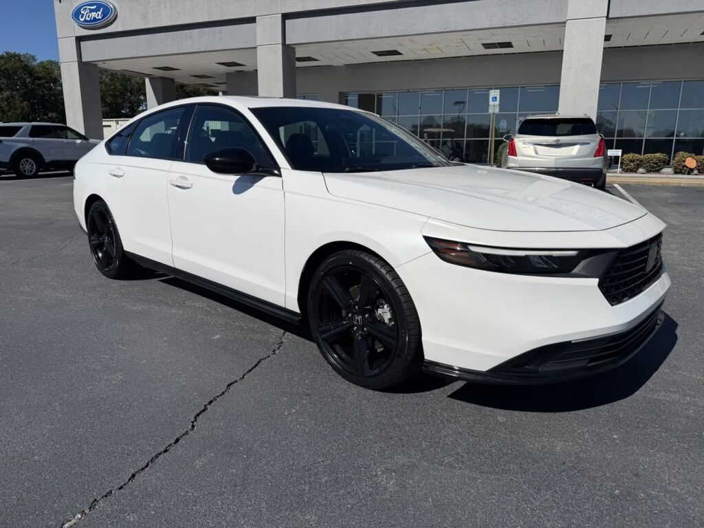 2023 Honda Accord Hybrid Sport-L — photo 1 of 13
