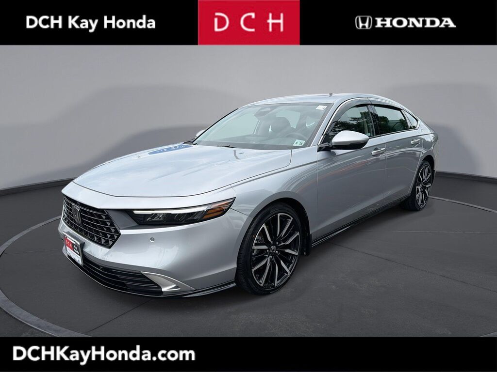 2023 Honda Accord Hybrid Touring — photo 1 of 7