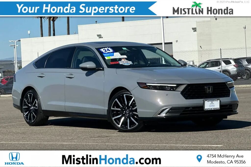 2024 Honda Accord Hybrid Touring — photo 1 of 12