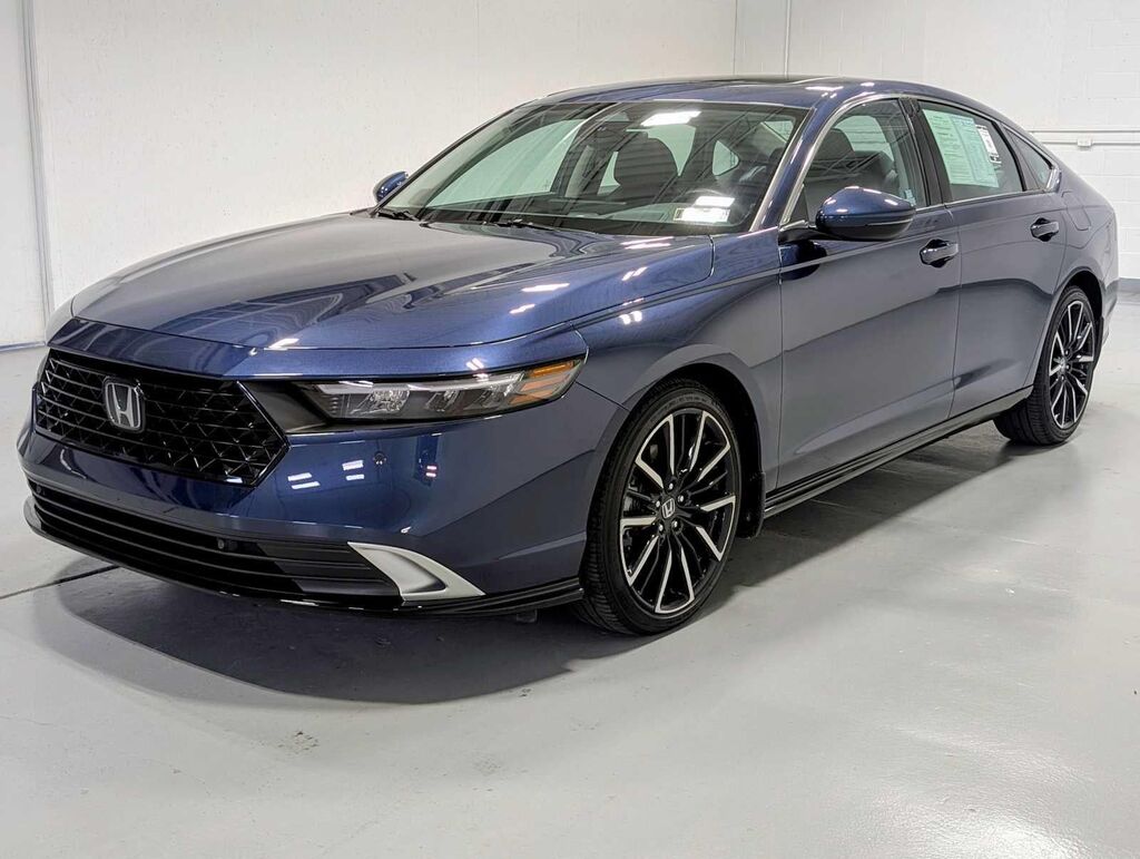 2024 Honda Accord Hybrid Touring — photo 1 of 1