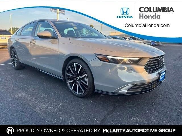 2025 Honda Accord Hybrid Touring — photo 1 of 7