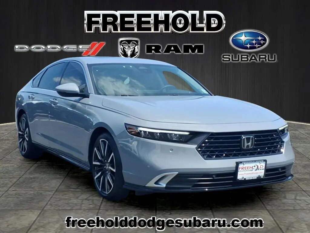 2025 Honda Accord Hybrid Touring — photo 1 of 13
