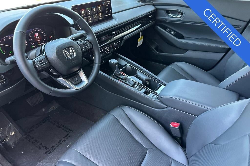 2026 Honda Accord Hybrid Touring — photo 1 of 26