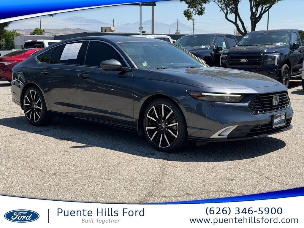 2025 Honda Accord Hybrid Touring — photo 1 of 3
