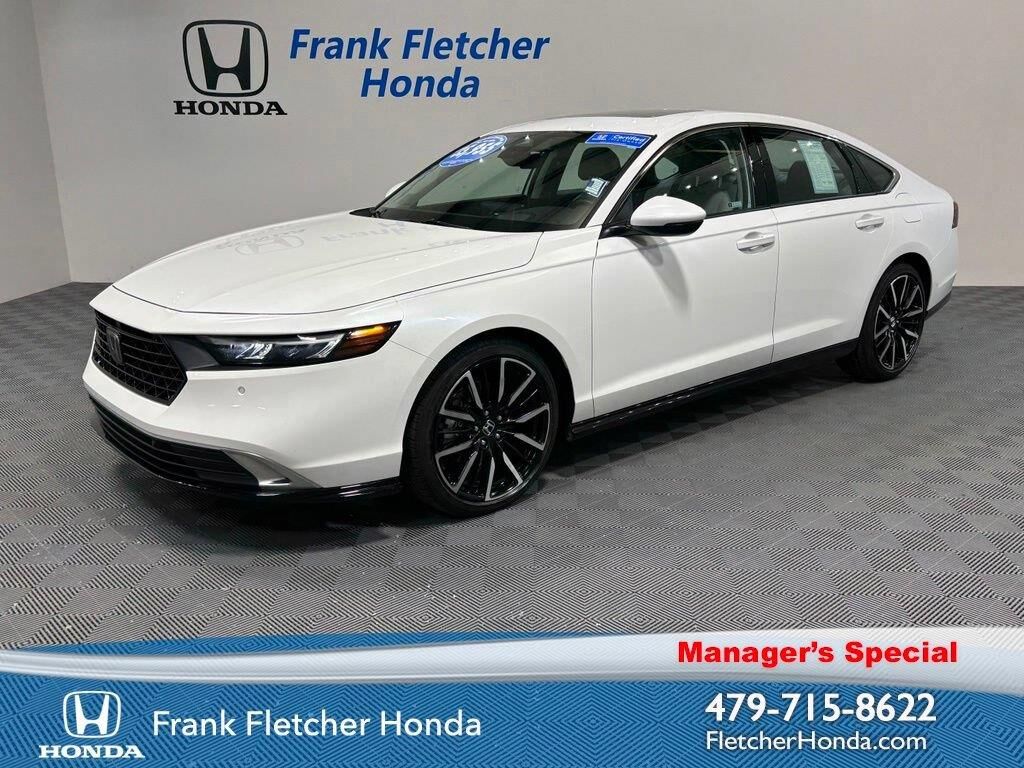 2025 Honda Accord Hybrid Touring — photo 1 of 26
