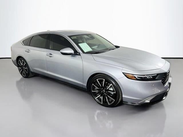 2025 Honda Accord Hybrid Touring — photo 1 of 14
